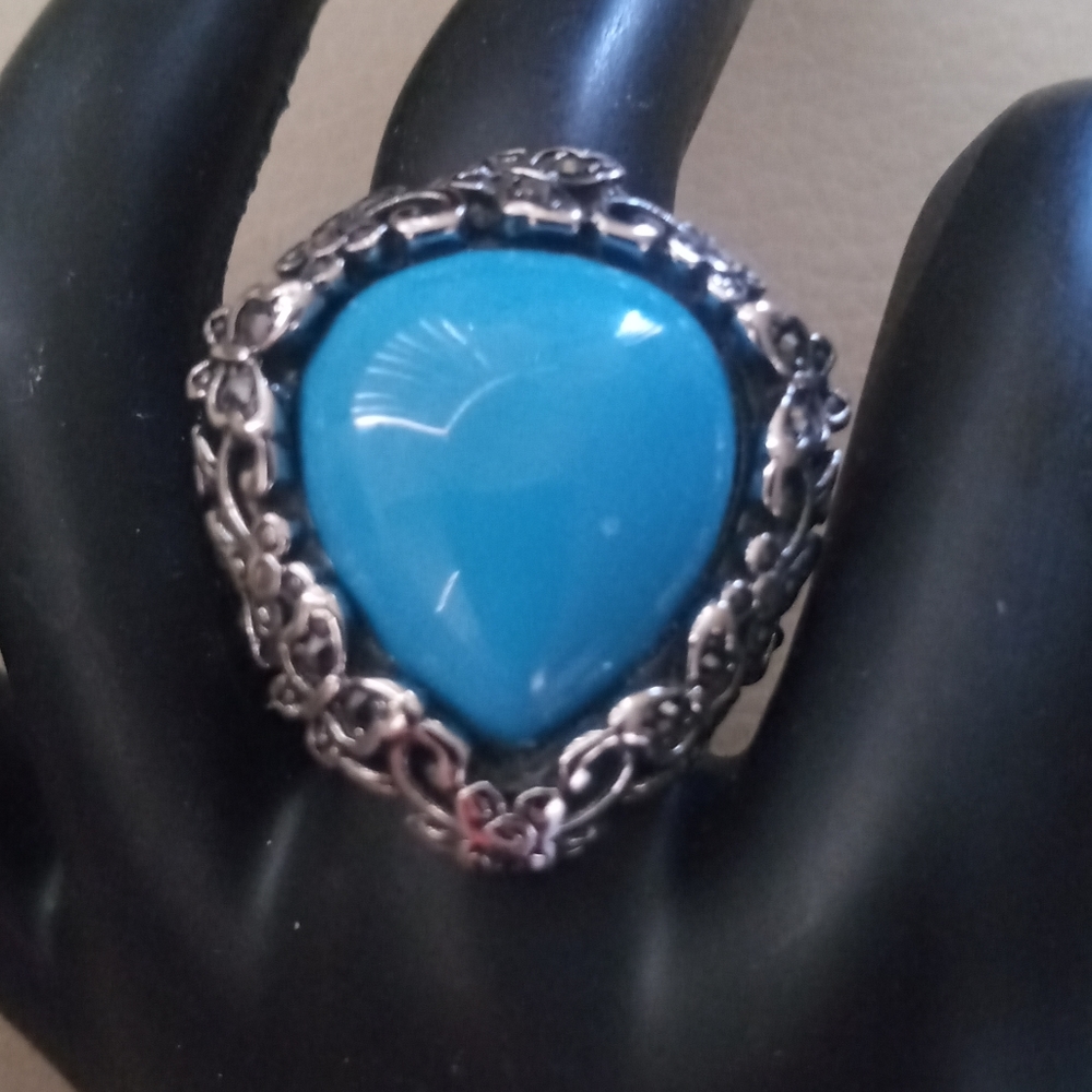 BLUE HOWLITE HEMATITE RING